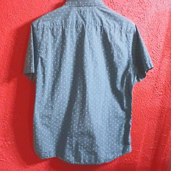 Banana Republic Men's Blue Wash Button down shirt Medium short sleeve 💯 cotton - Picture 3 of 4